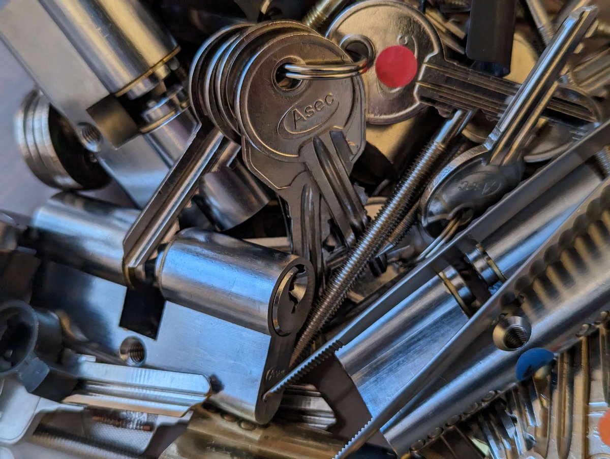 Swansea Hackspace tweet media