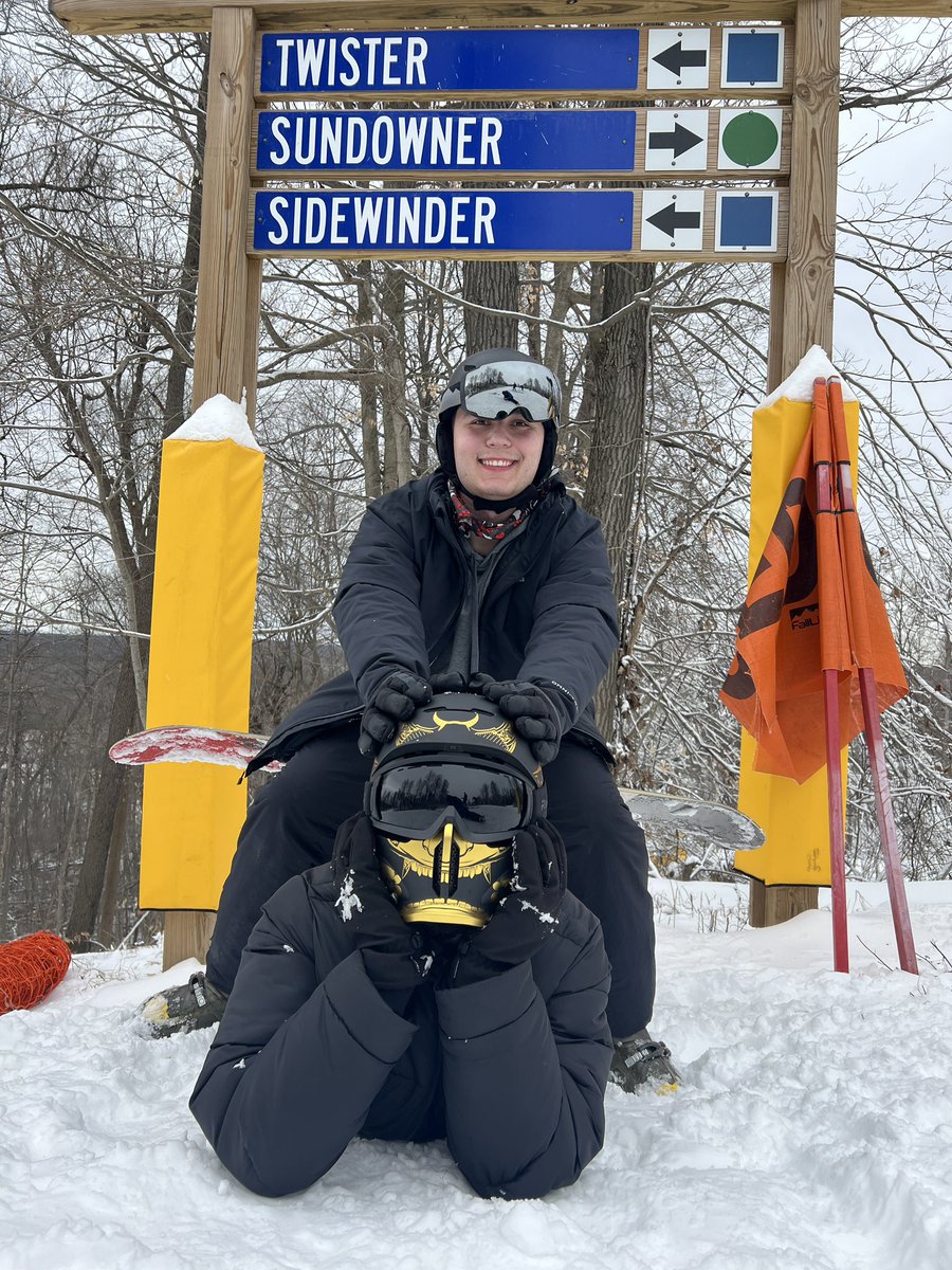 ApexDaGryph's tweet photo. The @BuckeyeFurs take on Mad River Mountain for MLK day!!

Just a couple pictures from this trip with a few of our members :D https://t.co/a0MnrTtptN