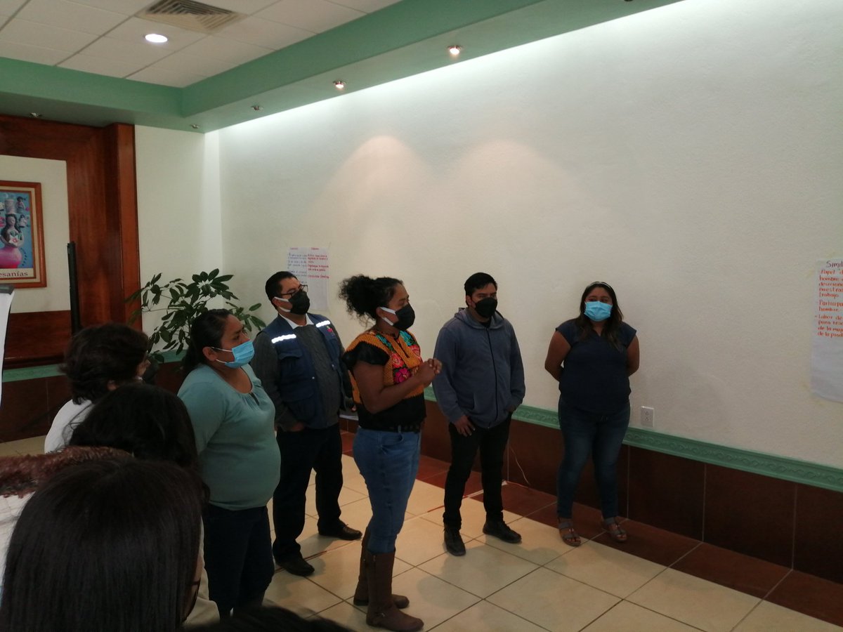 HubPSurCimmyt's tweet image. Hablando de similitudes y diferencias en la experiencia de los trabajos en género, para el desarrollo de acciones en el proyecto #WalmartFoundation en el #HubPSur en el estado de #Oaxaca con la red de innovación @ACCIMMYT @CIMMYTesp @Jelle_VanLoon