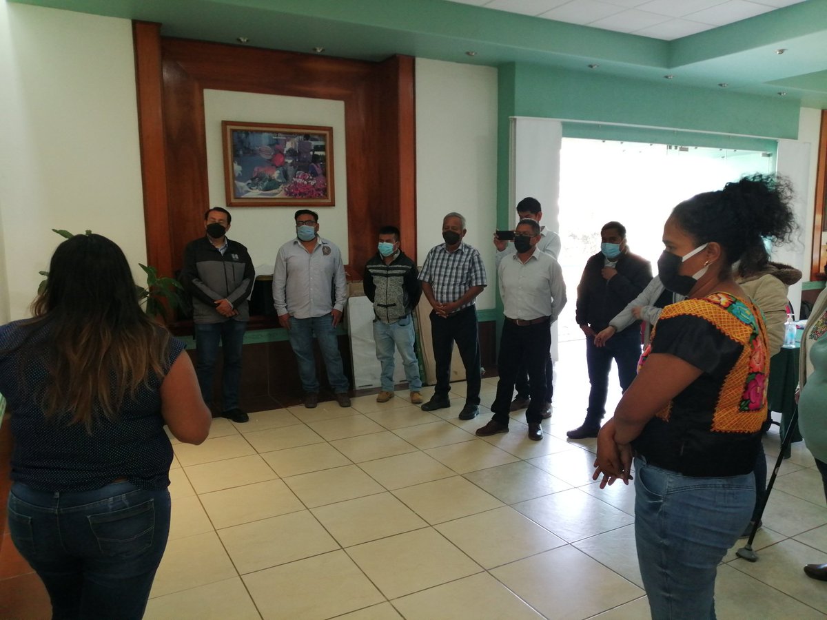 HubPSurCimmyt's tweet image. Hablando de similitudes y diferencias en la experiencia de los trabajos en género, para el desarrollo de acciones en el proyecto #WalmartFoundation en el #HubPSur en el estado de #Oaxaca con la red de innovación @ACCIMMYT @CIMMYTesp @Jelle_VanLoon
