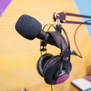 AheadCast's tweet photo. Not directly, but most of the good hosts give you a lot of help when it comes to distributing your podcast. https://t.co/V5JJGWJUBJ @thepodcasthost @dealcasterslive @aheadcast #podcasthost #makeheadway https://t.co/6TIuMIvhKl