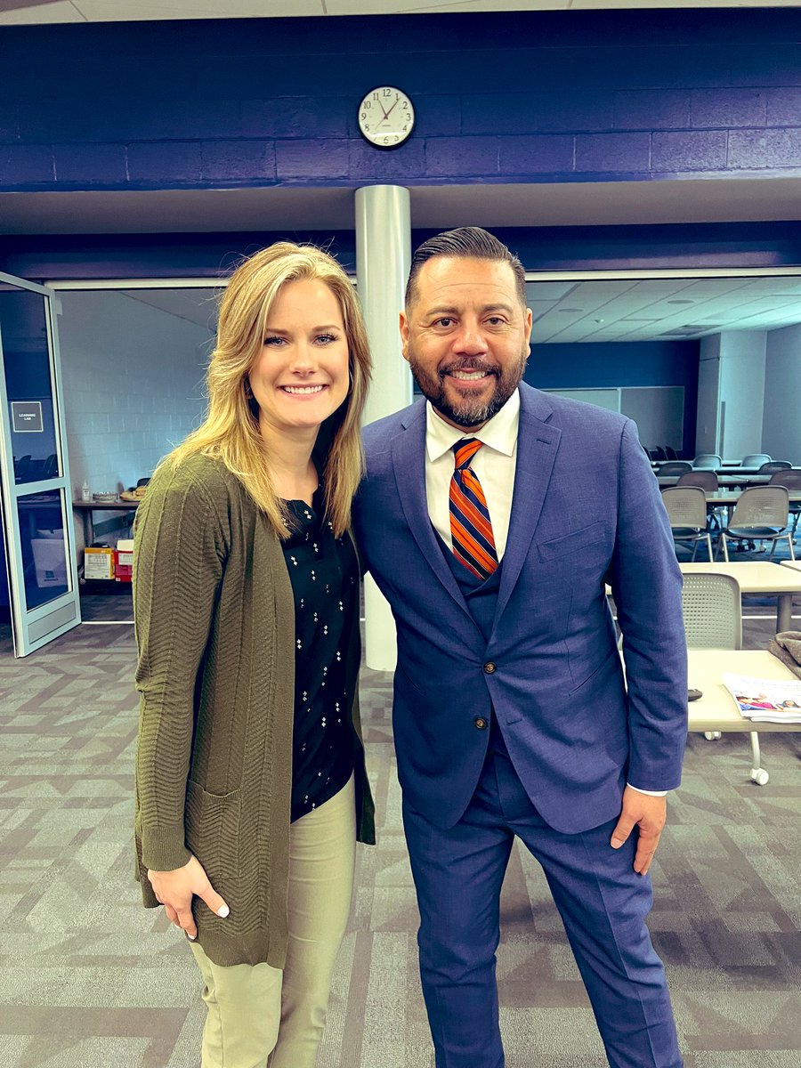 AllisonLeeMaher's tweet image. We had a great morning learning with @lcruzconsulting and @LivoniaDistrict administrators. Thank you! #livoniapride @SolutionTree