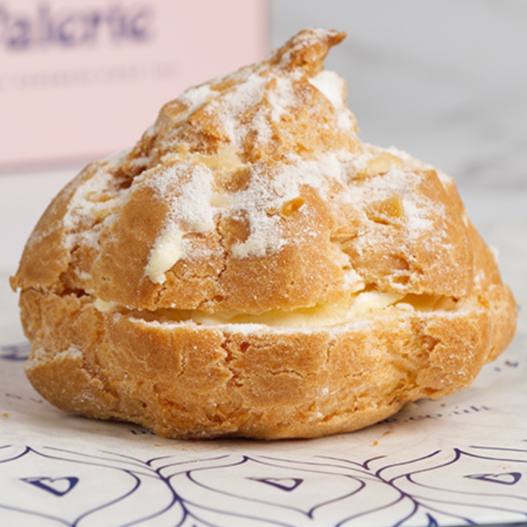 valeriecafe's tweet image. Cake delivery 🚚

Grab TWO delicious Choux Buns for only £7 on Deliveroo! What more could you want?

#patisserievalerie #cake #cakedelivery #deliveroo #patisserie #food #dessert #takeaway #delicious