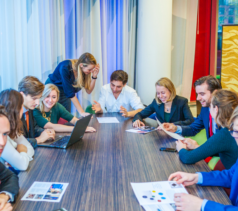 #VACATURE | Ben jij (bijna) klaar met je studie en voel jij wel wat voor het adviesvak? Bekijk dan een van deze traineeships! 1️⃣ Traineeship innovatie en subsidie 👉 berenschot.nl/vacatures/trai… 2️⃣ Traineeship hr consultant 👉 berenschot.nl/vacatures/trai…