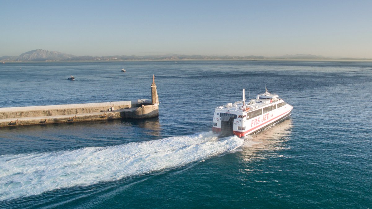 #Fitur2023 #Viajar
🚢 El Puerto de #Tarifa, el único que conecta Europa con la ciudad de #Tánger 🇲🇦, suma 790.000 pasajeros de ferry en 2022 tras dos años sin operar por el cierre de la frontera durante la pandemia.
🎂 Y este 2023 celebra 20 años operando como Frontera Schengen!