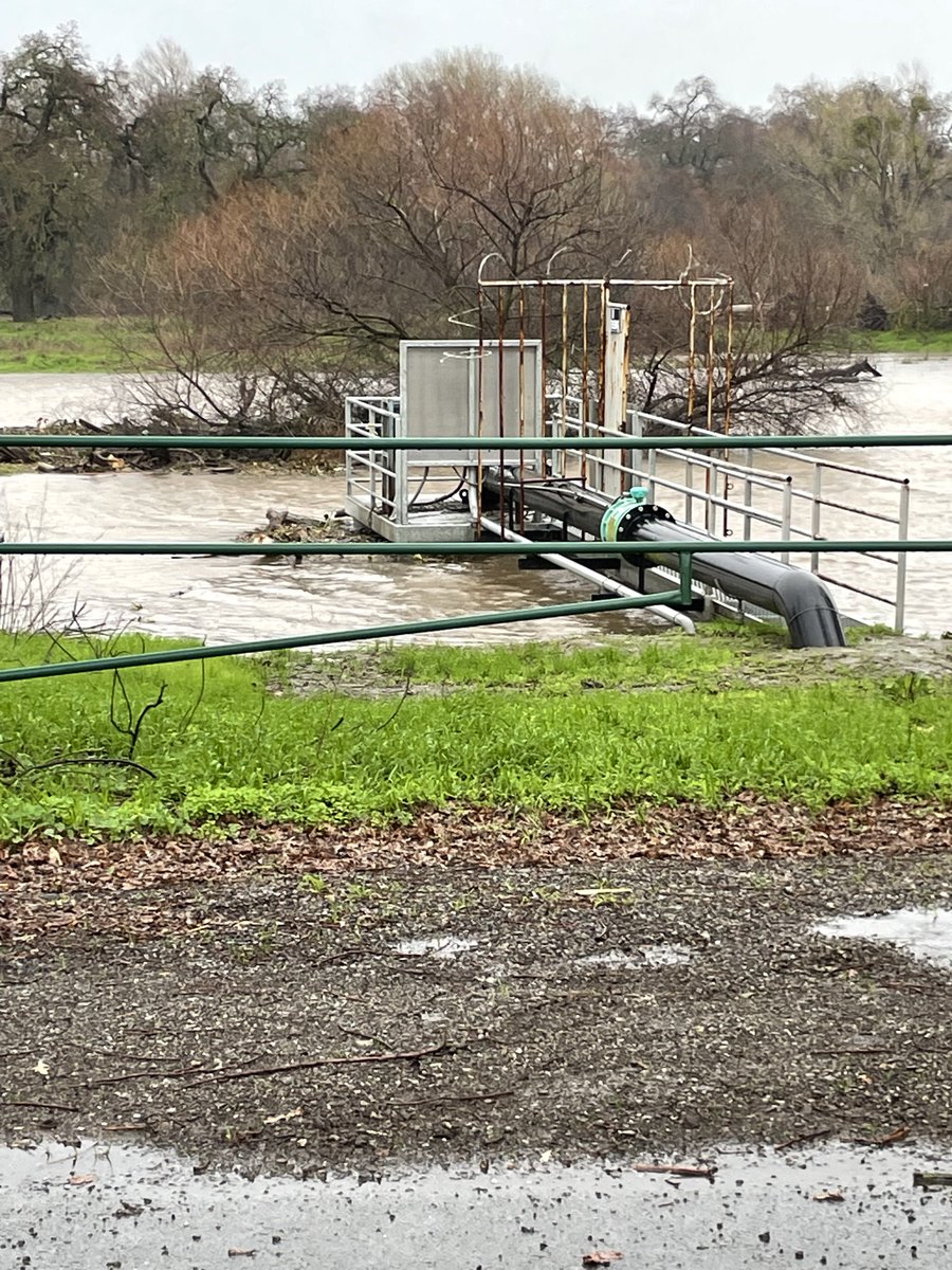 Food prices go up when California cannot manage it's water. Driving around this weekend, this farmer can't plant winter crops. This pump is almost submerged but the water has nowhere to go anyway. Lack of water storage has consequences. #agtwitter #Californiastorm