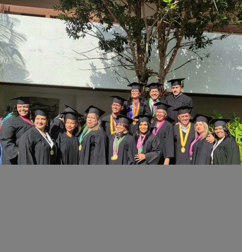 MelysGarcia's tweet photo. #17Ene Celebramos con Alegría la Graduación de la Maestría en Supervisión Educativa del Convenio Cuba Venezuela. Gracias a los esfuerzos de nuestro Presidente .@NicolasMaduro en contribuir con la Educación Gratuita y de Calidad
#MaestrosPorLaPatría
@dcabellor
@_LaAvanzadora https://t.co/LfbzQfjyD0