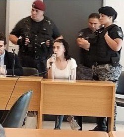 atlanticsurff's tweet image. A Lucio lo torturaron, lo mutilaron, y a los 5 años lo asesinaron. Hoy la mayoría de los medios ensobrados no muestran el juicio por orden del Estado y todo el colectivo feminista. Estas son las fotos que quieren evitar que se difundan. Señores, ni olvido ni perdón. 👇👊💣