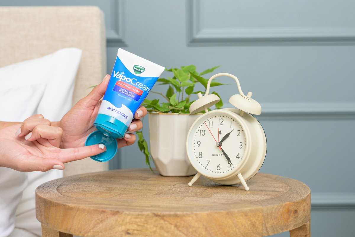 Non-medicated Vicks Vapors you love in a moisturizing, lightweight cream? Yes, please.