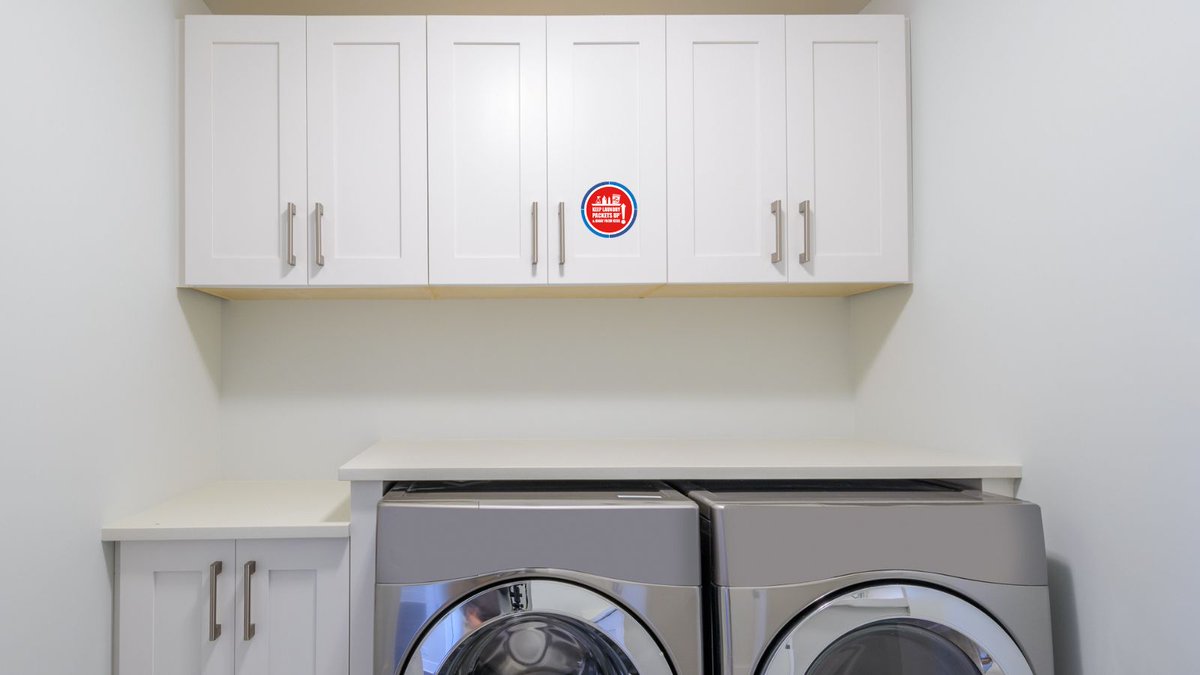 CleanInstitute's tweet photo. Order your free #PacketsUp safety cling today! The cling serves as a reminder to store your liquid laundry packets and detergent up and out of sight & reach of kids every time you put a load of laundry in the wash. Visit https://t.co/pUFKOxAkTb to get yours. https://t.co/LI38oSegUT