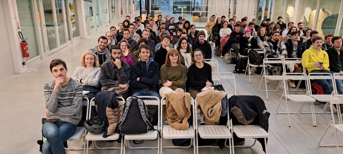 EPJTours's tweet photo. Ce matin, les étudiants de l'EPJT ont participé au nouvel #hylab piloté par @ouest_medialab avec les étudiants de @agrecoleimage et @polytech_nantes Le thème Urgence climatique et solutions locales. 10 projets à venir. Rendez-vous le 9 février pour le résultat https://t.co/Z0mJQZaiZR
