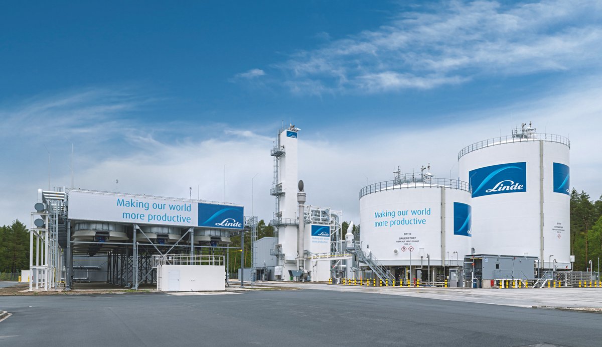 Accelerating time-to-solution with modular solutions
Linde developed its SPECTRA™ plants to meet the demand for ultra-high-purity argon. Also, new SPECTRA™ developments come with an attractive price tag, combining energy efficiency with product yields. fal.cn/3vaCN