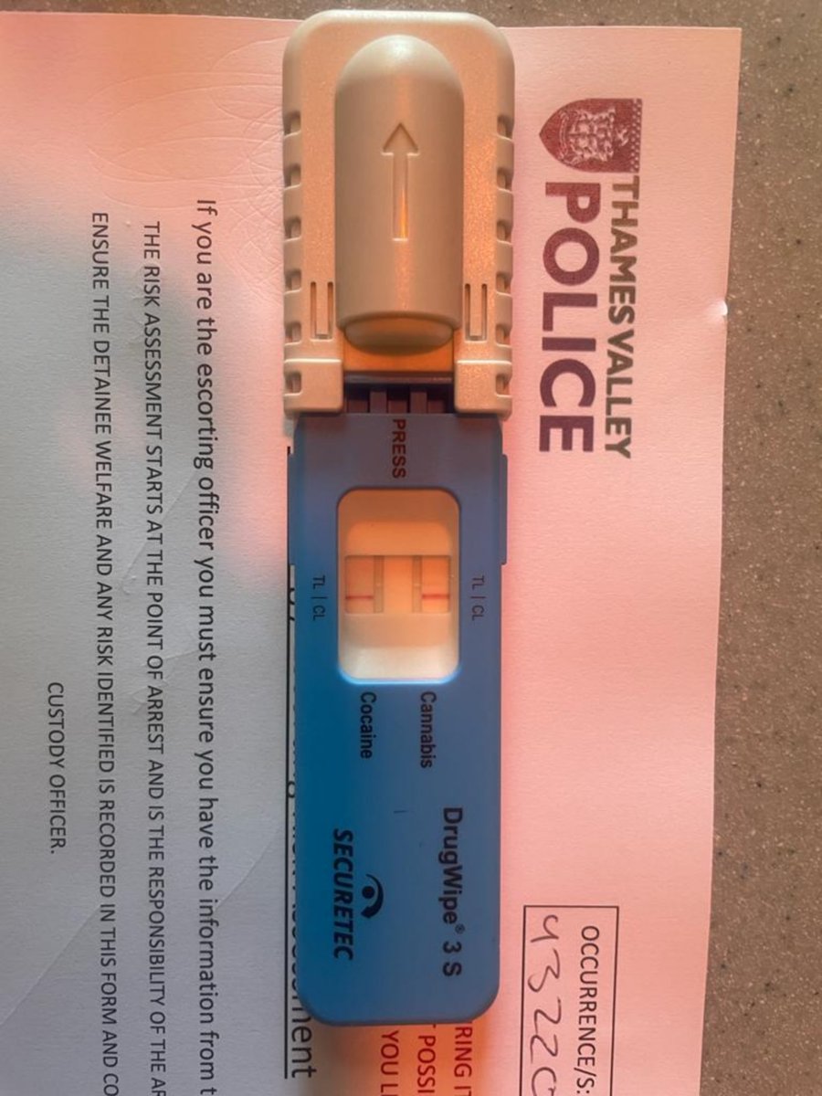 tvprp's tweet photo. Driver spoken to for parking on double yellows, cannabis smelt from vehicle. Driver failed drug wipe for cocaine and cannabis. #RoomFor1
#P5240 #P6342 https://t.co/aZjkHNAc8y