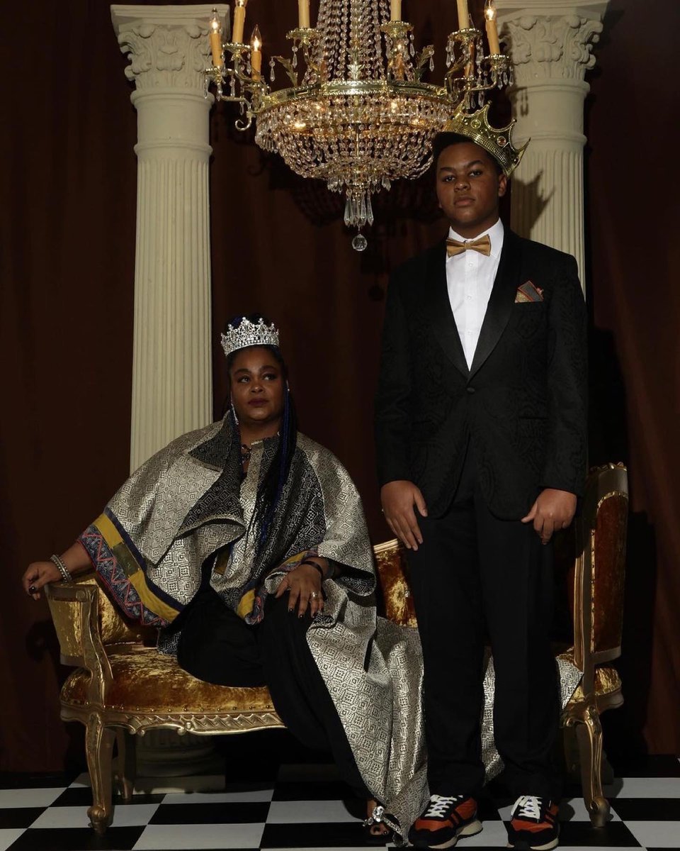 Hello darlings, sweeties and dears! If happen to be raising young humans - this is for you! We spoke to the incredible Sharon Green, an intuitive education coach, about finding the best options for your family when it comes to education. Don’t miss it ok! link.chtbl.com/pZiAJxMQ