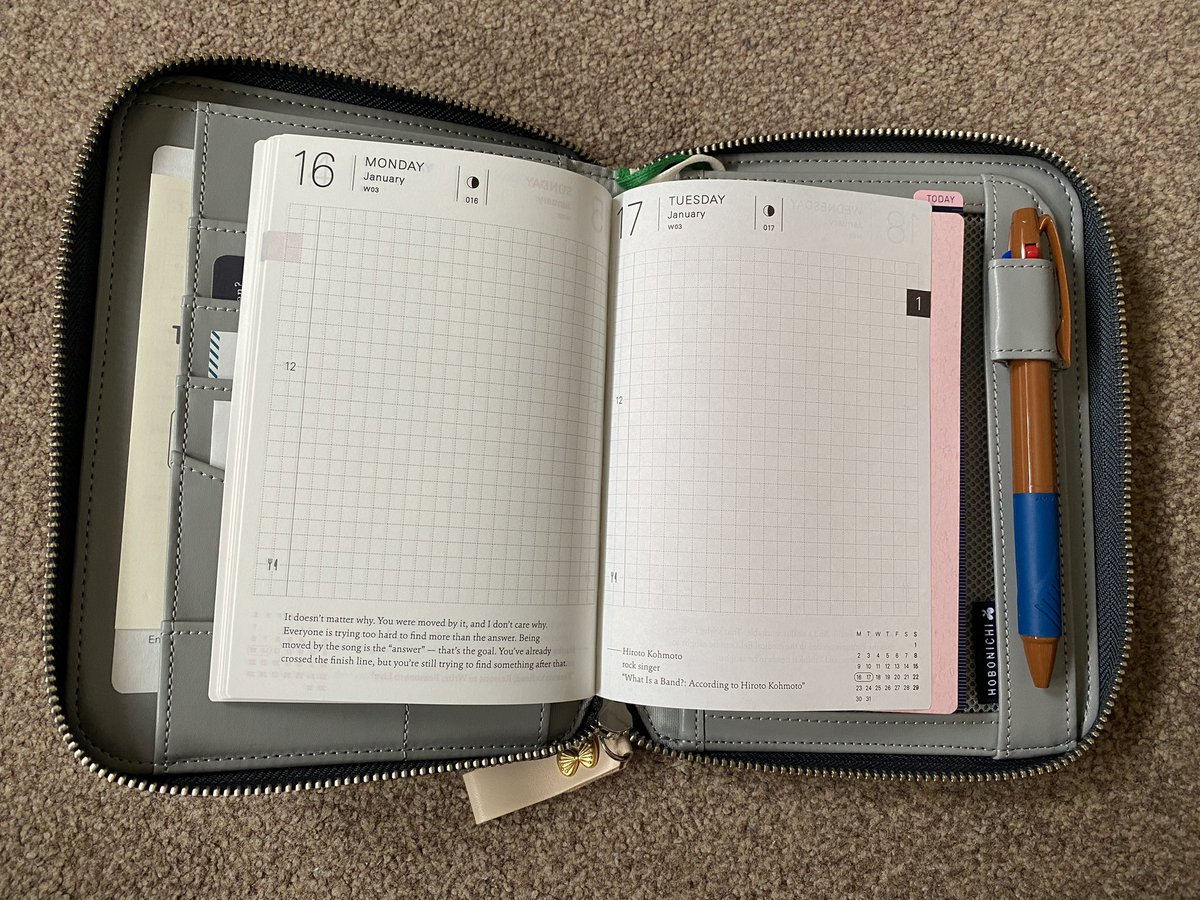 Karenalexphi's tweet photo. Ahh… Planner peace - it’s a planner addict thing. The Hobonichi Techo is a thing of true beauty #hobonichi #plannerpeace https://t.co/wwClEUhu1n