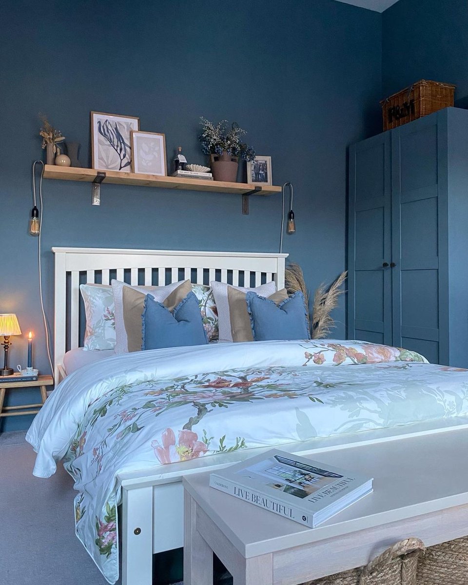 GrahamandBrown's tweet image. There's nothing quite like fresh bedding... 

We LOVE how @elm_terrace_interior has styled her bedroom  featuring our Venetian bedding &amp;amp; Knockout paint 💙 

#bluebedroom #bluepaint #blueinteriors #interiors #interiordesign #grahamandbrown #bluebedding #bedding #bedroominspirat
