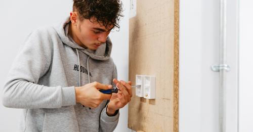sheffcol's tweet photo. Want to achieve a nationally recognised qualification in ten weeks?

Our Electrical Installation 18th Edition study programme is sought after by employers in the electrical sector, so not one to miss out on.

Click on the link to find out more,

https://t.co/MKcHuQQQUi https://t.co/zlvHiboUfe