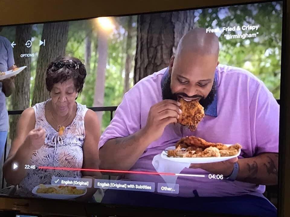 YoMamasMeals's tweet photo. Come see why Mama won Birmingham on @netflix ’s Fresh, Fried & Crispy with her Pork Chop!! #GFGoodness STAY DRY ORDER ONLINE click link in bio #OrderPayPullUp https://t.co/Z00u2lTA0g