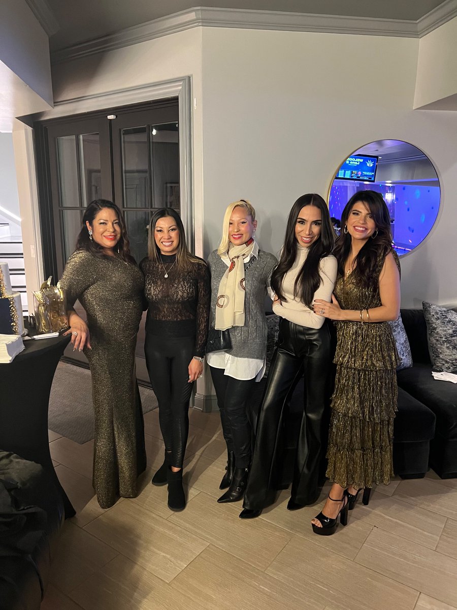 Cstylebc's tweet photo. #aboutlastwknd
#celebration 🎂
#specialpeople❤️ https://t.co/VqBusFVyCR