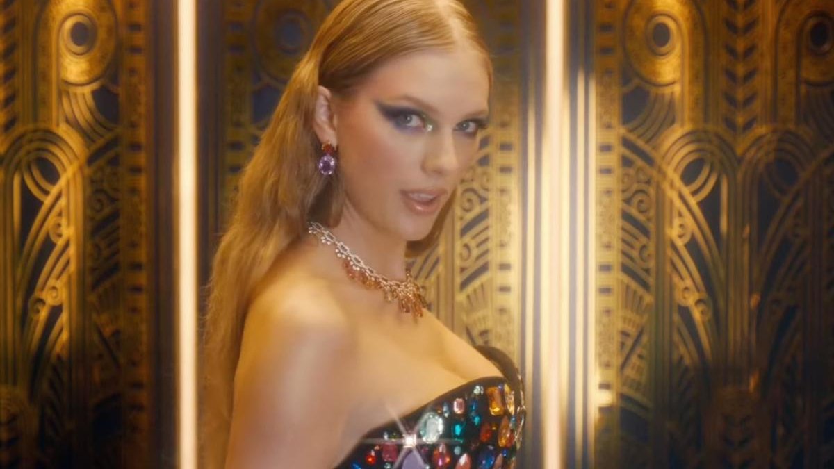 TaylorPeru13's tweet photo. 🗳| WE ARE LOSING!

Reply with 15 albums using: I vote for #Bejeweled for #TikTokBop at the #iHeartAwards

— GOAL 500 VOTES https://t.co/TkjRbYUvgf