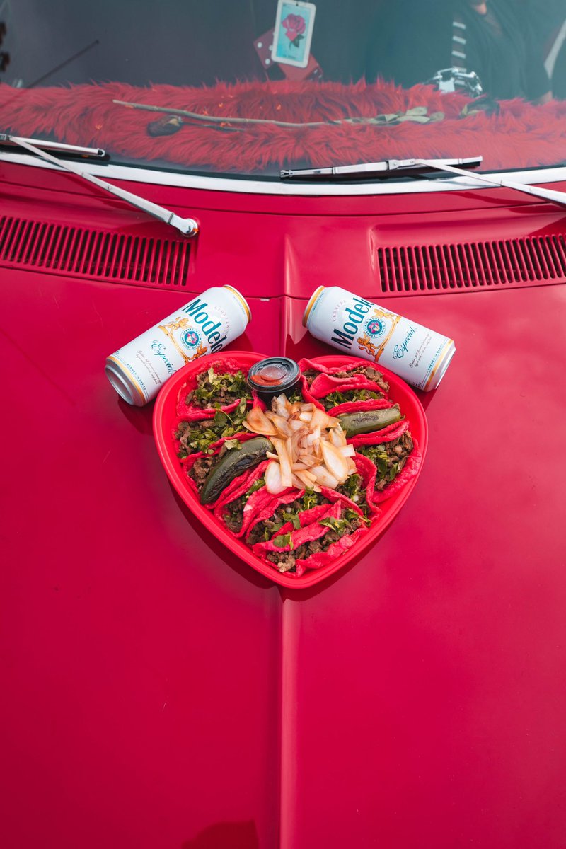 snooplolly's tweet photo. This Valentine’s Day shoot has a special place in my heart I just HAD to post it on here. Order now for your momma’s, momma’s momma, baby mama’s momma from @angelicasantojitos on Instagram for a heart taco tray. If not please share for my Tia! 🤍✨
#supportsmallbusinesses https://t.co/sERKLsd3tH