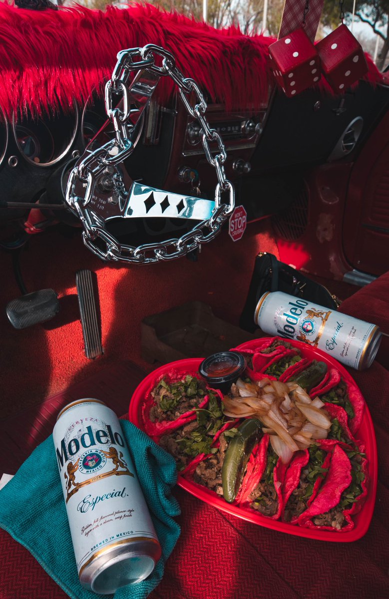 snooplolly's tweet photo. This Valentine’s Day shoot has a special place in my heart I just HAD to post it on here. Order now for your momma’s, momma’s momma, baby mama’s momma from @angelicasantojitos on Instagram for a heart taco tray. If not please share for my Tia! 🤍✨
#supportsmallbusinesses https://t.co/sERKLsd3tH