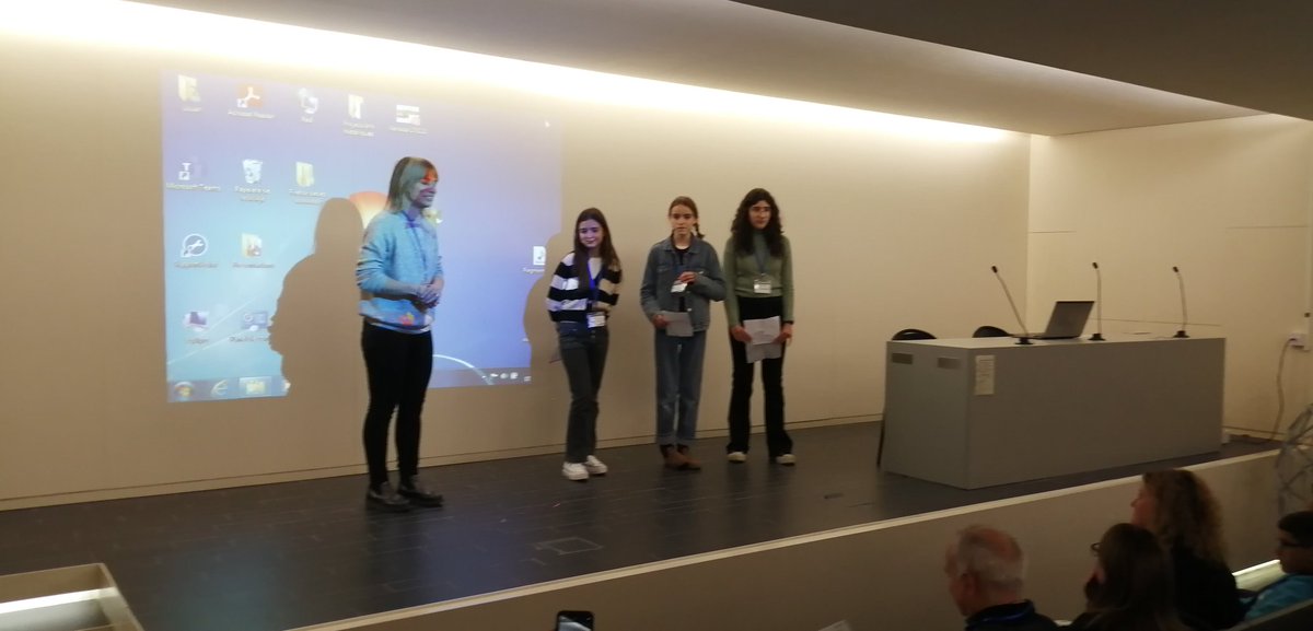 ClimentRoyo's tweet photo. 8è Congrés Científic Ins Marta Estrada 👏👏👏
Organitzat per l'alumnat de 1r d'ESO
@InsMartaEstrada
@de_granollers
#8congrescientific
#geografia
#sostenibilitat
#ABP
#projectesglobalitzats https://t.co/yPDCNjQumB