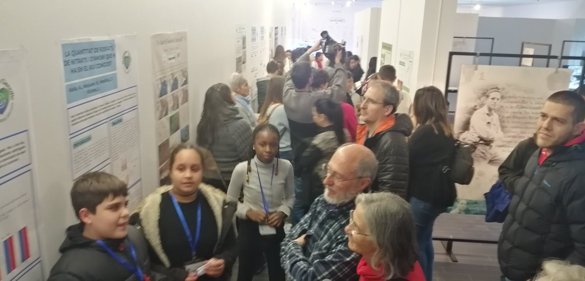 ClimentRoyo's tweet photo. 8è Congrés Científic Ins Marta Estrada 👏👏👏
Organitzat per l'alumnat de 1r d'ESO
@InsMartaEstrada
@de_granollers
#8congrescientific
#geografia
#sostenibilitat
#ABP
#projectesglobalitzats https://t.co/yPDCNjQumB