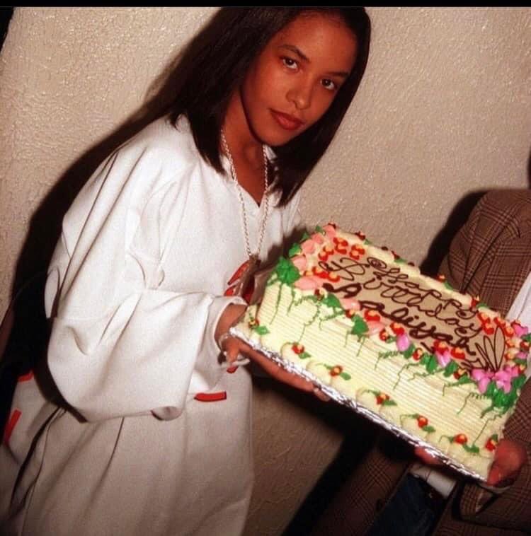 3Mimosas's tweet photo. Aaliyah https://t.co/3Pk93WFcZo