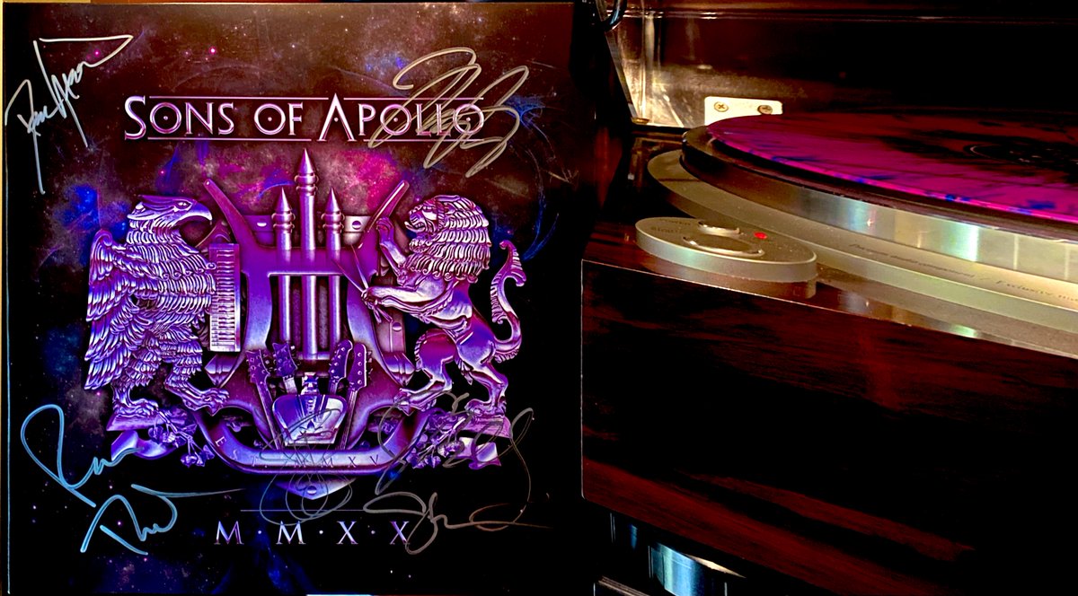 Now spinning at Skylab: 

Sons of Apollo - MMXX - happy 2-year anniversary!
#NowPlaying #vinyl #SonsofApollo #Bestof2020