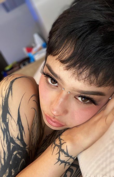 wake up next to me like this, wyd next https://t.co/jmOUzKSleE