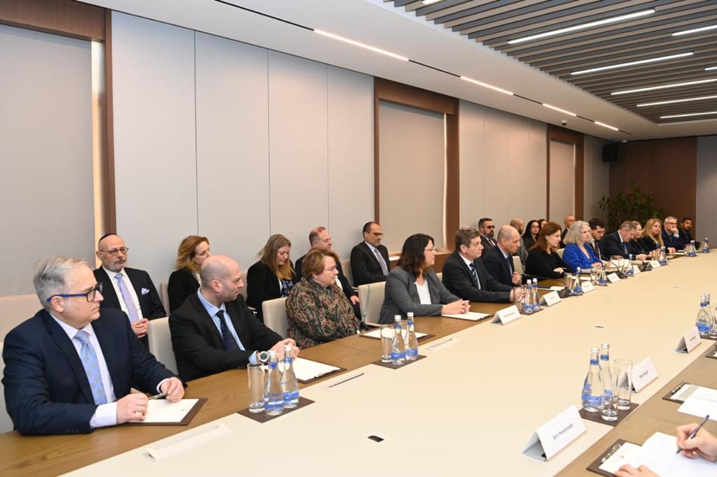 Comprehensive exchange took place w/<a href="/AlizaBinNoun/">Aliza Bin Noun</a>, Political Director <a href="/IsraelMFA/">Israel Foreign Ministry</a> &amp; #Israel|i Ambassadors to Eurasian countries.Issues of bilateral &amp; multilateral cooperation were discussed.Emphasized existing opportunities for further development of strategic relations btw 🇦🇿-🇮🇱.