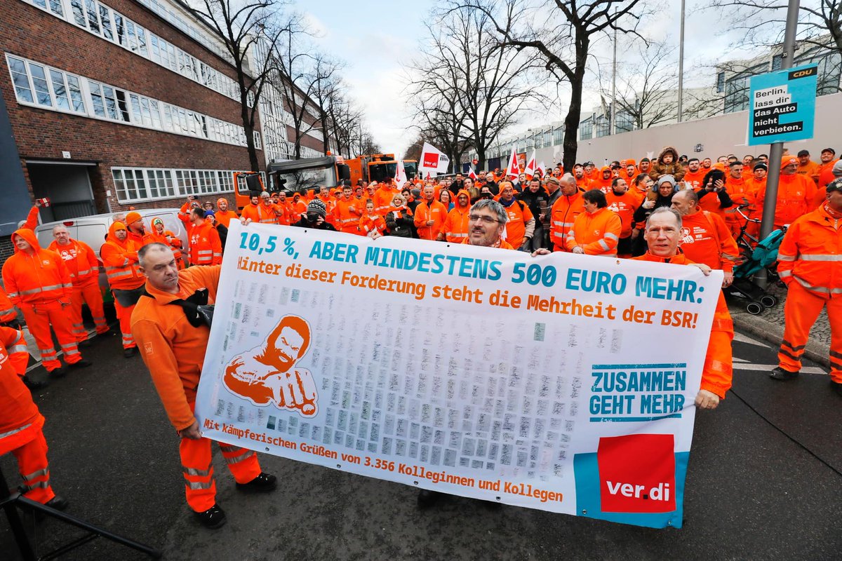 wildeflow's tweet photo. Obviously inspired by Jane #Mcalevey @rsgexp and @rls_organizing: Berlin Garbage Workers take Action! https://t.co/T2dqvr0OGm
