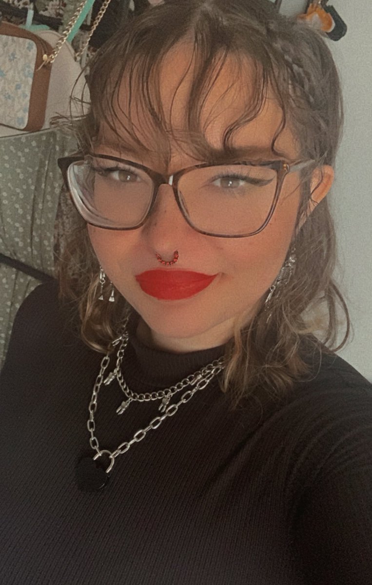 ChaoticCal_'s tweet photo. one thing about us were the baddest ALIVE 

happy #raetwtselfieday // #pumpkintwtday you gorgeous specimens 🖤❤️‍🔥 https://t.co/p57vJU8NZM