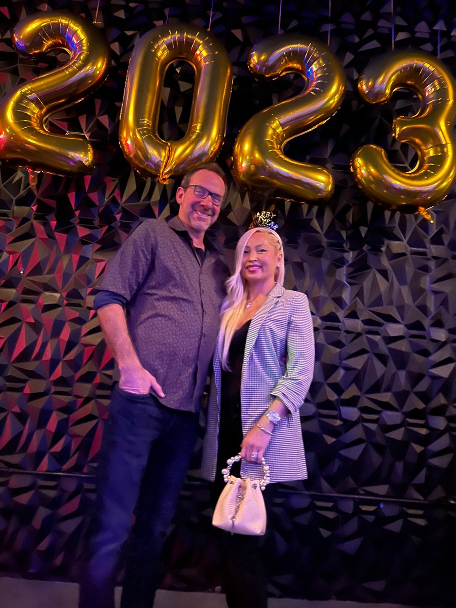 Cstylebc's tweet photo. #nye2023🥂🍾🎉 https://t.co/SvoFyiUnWV