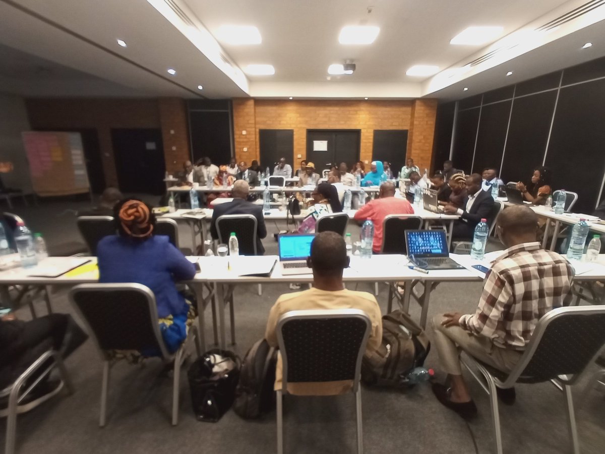 DigaMathieu's tweet image. Une certaine émotion pour ce dernier jour avec la communauté des CCOM et gestionnaires de PAN/TCP #pradec 
Regardons avec fierté le résultat atteint après ±2 ans d&apos;accompagnement : plus de 36.000 nouveaux abonnés notamment sur les pages communales Facebook fb.com/fbpradec