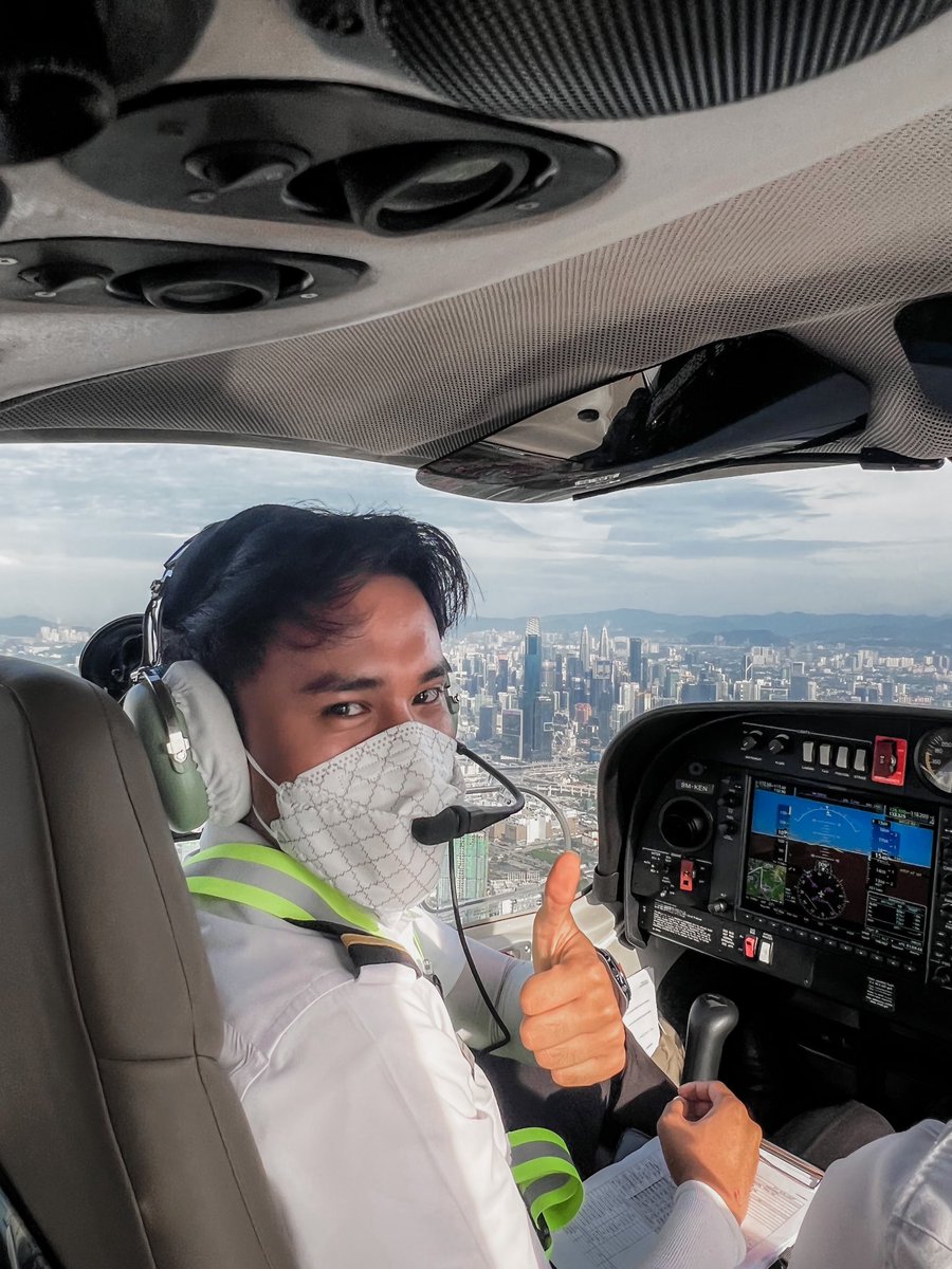 AmirHar1Z's tweet photo. POV: youre a student pilot 👨🏻‍✈️ https://t.co/hyIrFTdaEU