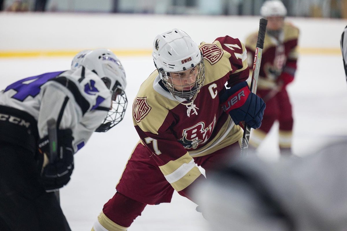 tandcstudios's tweet photo. 12-29-22 Bishop Watterson Ice Hockey v DeSales @bwhsicehockey @BWHS_Athletics https://t.co/wPxUOswuCR