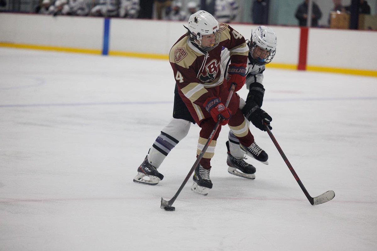 tandcstudios's tweet photo. 12-29-22 Bishop Watterson Ice Hockey v DeSales @bwhsicehockey @BWHS_Athletics https://t.co/wPxUOswuCR