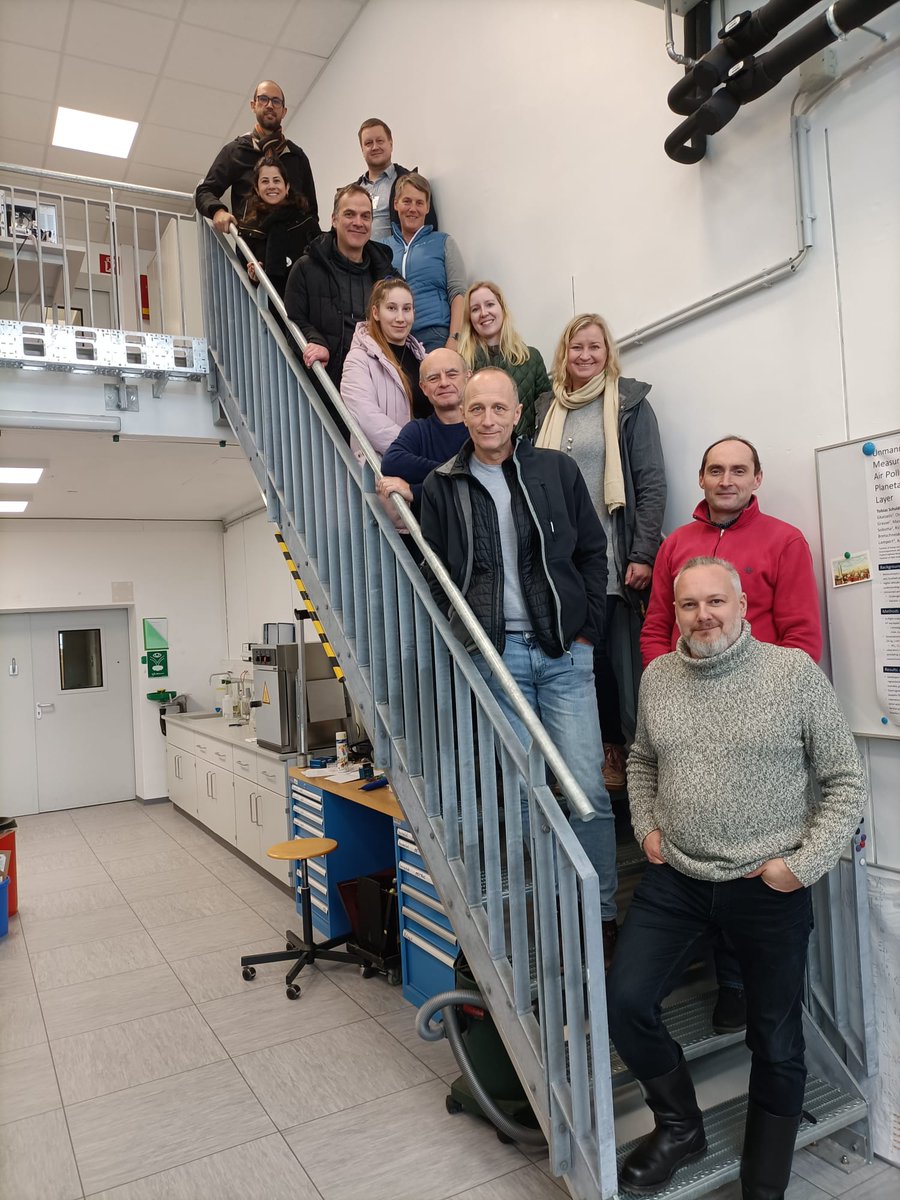 ACTRISRI's tweet photo. ACTRIS Head Office was visiting  @ACTRISRI Topical Centre for trace gas measurements #CIGAS at @fz_juelich  and the Saphir Simulation Chamber today
#WeareACTRIS #towardsoperationalACTRIS #EU_RIs https://t.co/Vh2NaZk3et