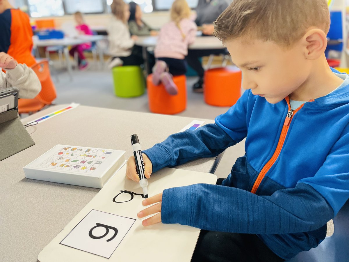 MissKentLZ95's tweet photo. Look at how focused he is! #d95learns https://t.co/AOtunuqZk2