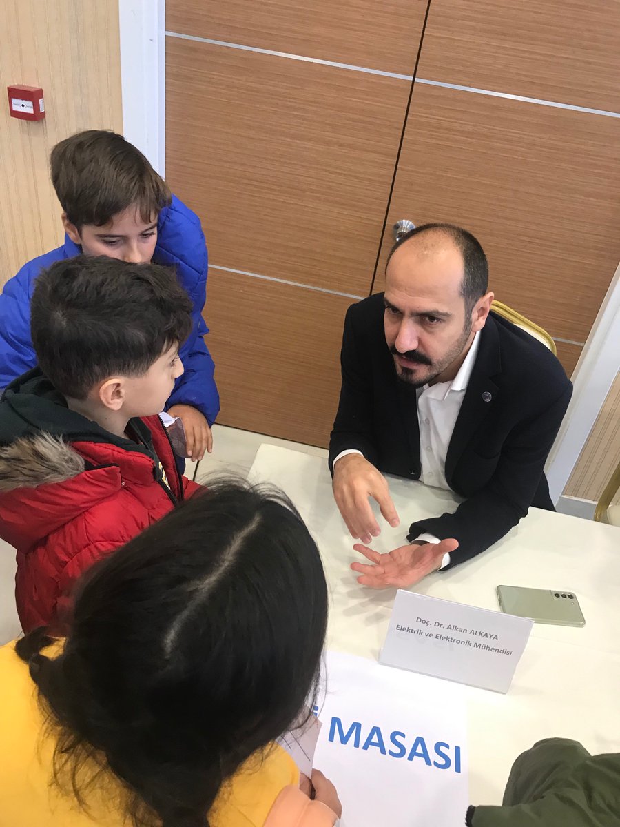 MersinBarbaros's tweet photo. Tekno Child takımımız Yenişehir’de 1.Enerji Günlerinde atölye çalışmalarında #Enerji_Verimliliği_Haftanız_Kutlu_Olsun #energy #isimiz_enerji #aklınlaverimliyaşa #evçed #etbk #enverder #energymanagement #evep16 #enerjitasarrufu #energyefficiency #Sustainability https://t.co/0X4akgjTA7
