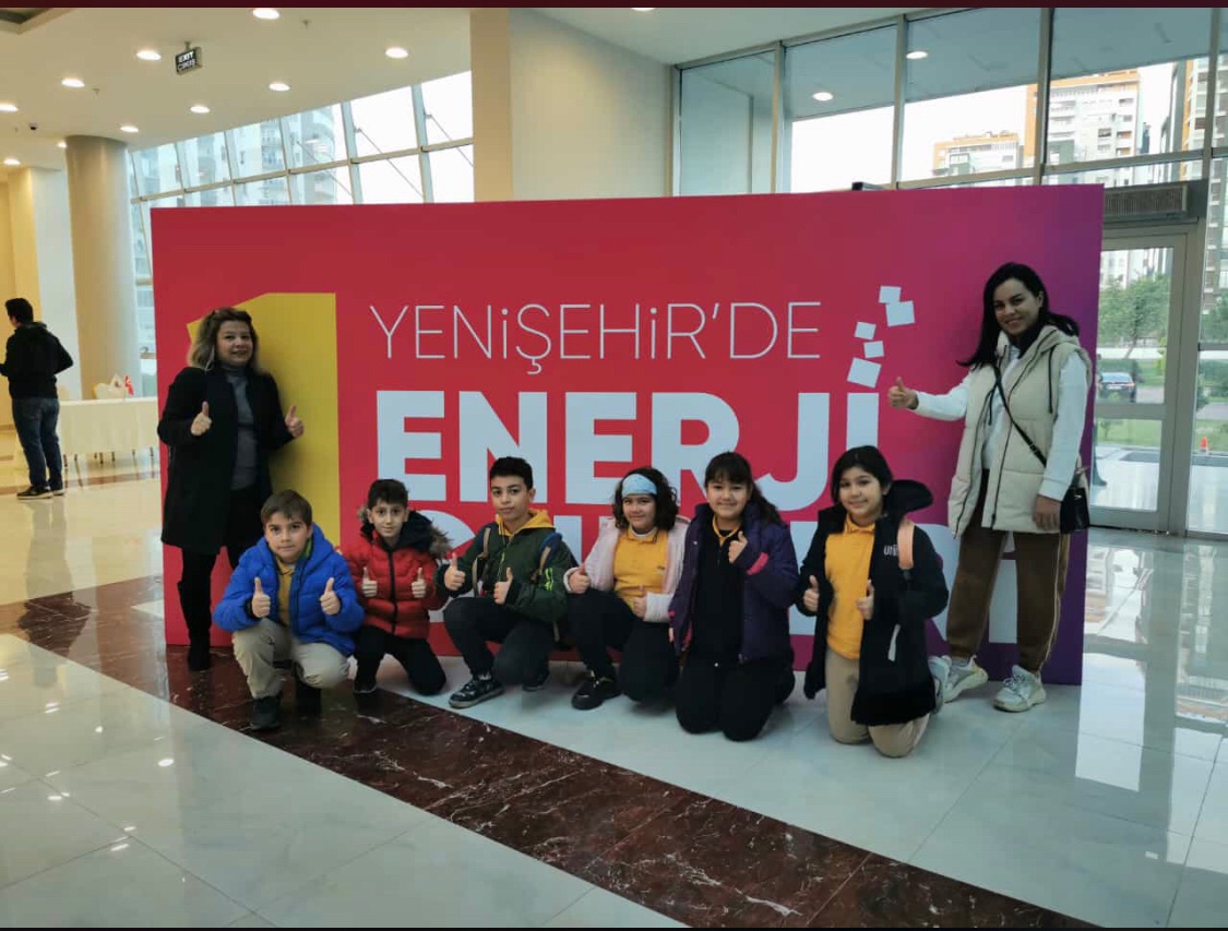 MersinBarbaros's tweet photo. Tekno Child takımımız Yenişehir’de 1.Enerji Günlerinde atölye çalışmalarında #Enerji_Verimliliği_Haftanız_Kutlu_Olsun #energy #isimiz_enerji #aklınlaverimliyaşa #evçed #etbk #enverder #energymanagement #evep16 #enerjitasarrufu #energyefficiency #Sustainability https://t.co/0X4akgjTA7