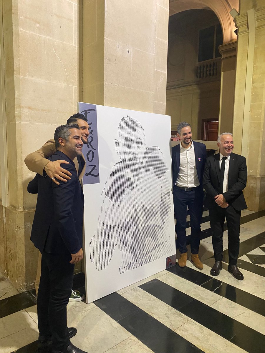 Samedi j’étais honoré de me rendre aux 30 ans de la chambre du commerce et de l’industrie franco-arménienne 🤗

Merci infiniment pour votre accueil et ce trophée 🏆 🙏🏻

Plus que jamais les relations #France 🇫🇷 - #Arménie 🇦🇲 doivent être solides et fraternelles 🤝🫶🏻