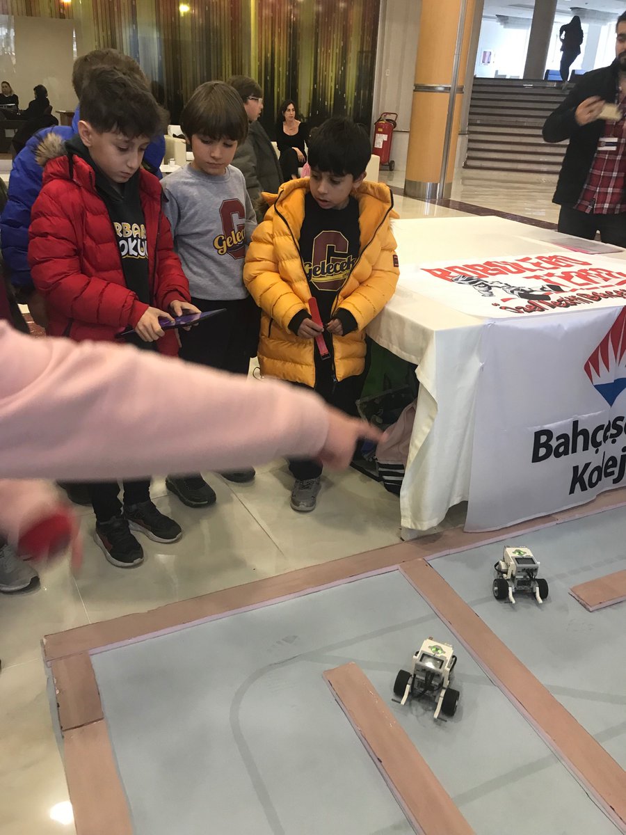 MersinBarbaros's tweet photo. Tekno Child takımımız Yenişehir’de 1.Enerji Günlerinde atölye çalışmalarında #Enerji_Verimliliği_Haftanız_Kutlu_Olsun #energy #isimiz_enerji #aklınlaverimliyaşa #evçed #etbk #enverder #energymanagement #evep16 #enerjitasarrufu #energyefficiency #Sustainability https://t.co/BoB4CsHudF