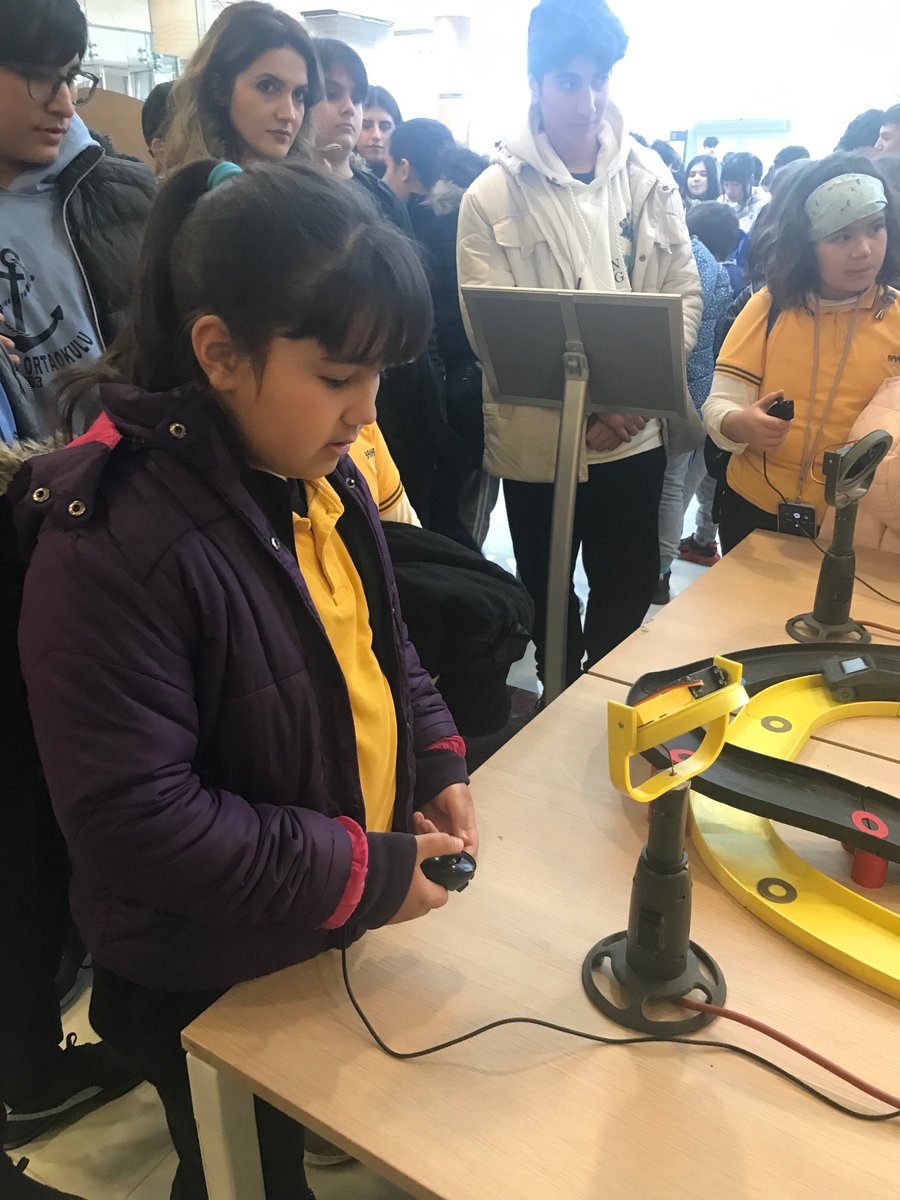 MersinBarbaros's tweet photo. Tekno Child takımımız Yenişehir’de 1.Enerji Günlerinde atölye çalışmalarında #Enerji_Verimliliği_Haftanız_Kutlu_Olsun #energy #isimiz_enerji #aklınlaverimliyaşa #evçed #etbk #enverder #energymanagement #evep16 #enerjitasarrufu #energyefficiency #Sustainability https://t.co/BoB4CsHudF