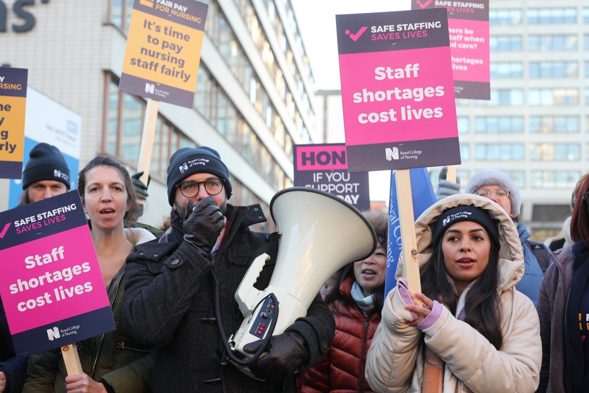 RCNLondon's tweet photo. ✋🏽 ✋🏻 ✋🏽 Hands up if you're ready for strike action tomorrow

🧦 Socks &amp; thermals at the ready! Our members will be at the picket lines, fighting for patients and #FairPayForNursing because #SafeStaffingSavesLives.

Support your local picket 👇🏿 #RCNStrike

https://t.co/fWRXIRjO7g https://t.co/ZfBAK3vfNb