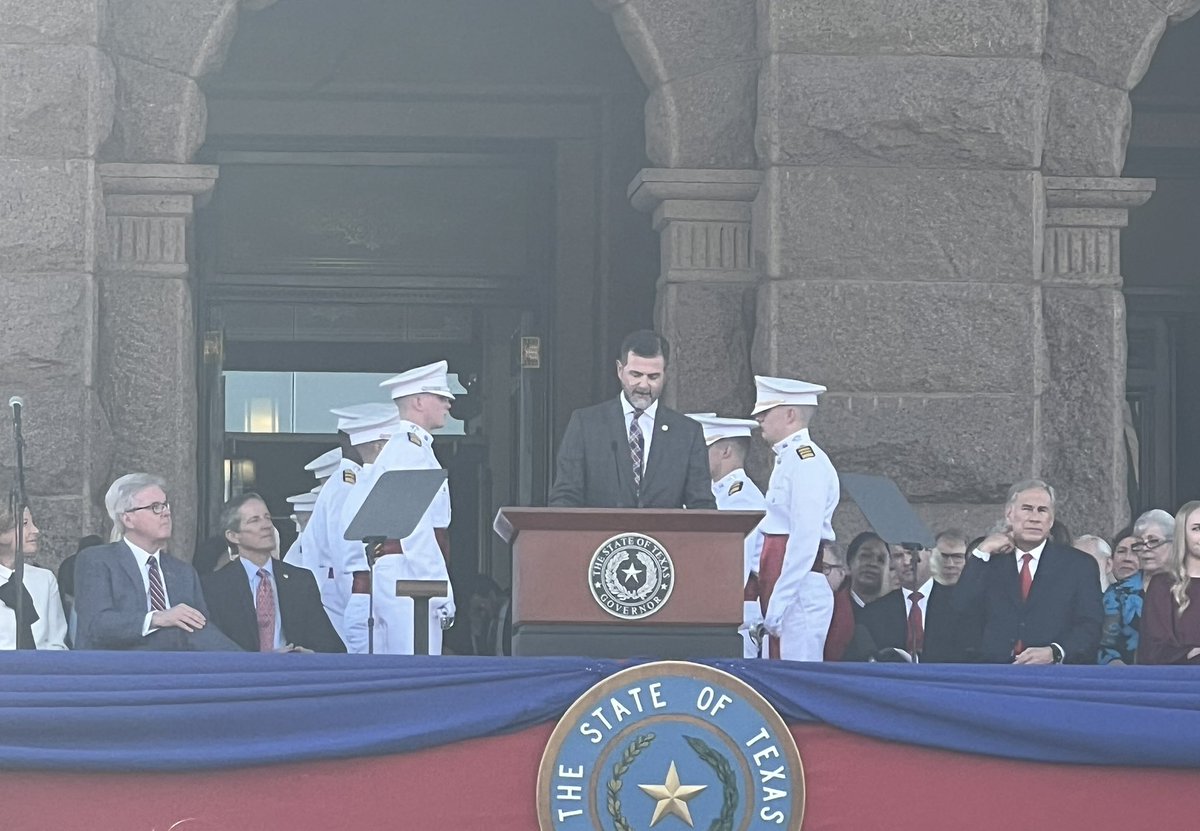 natalieontv's tweet photo. State Senator Brandon Creighton speaks:

“Texas means freedom.”

He says it means freedom to raise your family how you want to, freedom to worship.

Continues on to say Lt. Gov. Patrick has “delivered” on things such as protecting our 2nd amendment right, and money for educators. https://t.co/Pavj7Ls9Yi