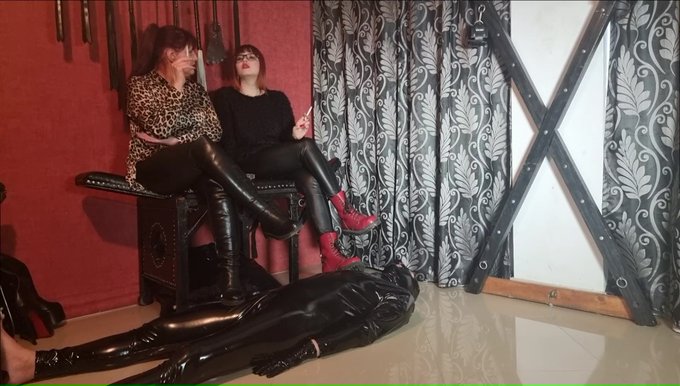 Double domme - smoking and ignoring our sissy whore https://t.co/GWvBrugJyQ https://t.co/Dsp2MS1VQD