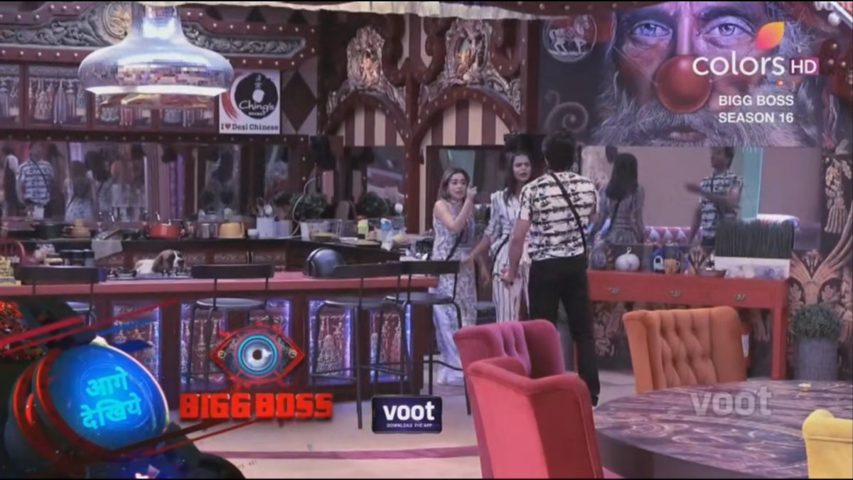 BollySpy's tweet photo. #BiggBoss16 Promo | #ShalinBhanot selects #NimritKaurAhluwalia as the captain to carry on. #TinaDatta and #PriyankaChaharChoudhary nngry with his decision.. #BiggBoss #BB16 

Aap Hai Kiske Sath?
Retweet🔃 -- Priyanka, Tina
Like❤️ -- Shalin https://t.co/wPo3VkWSkq
